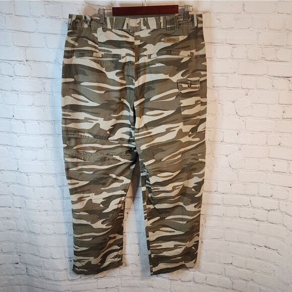 Men's Cabela's zip-up camo hunting pants, 38 X 30 - Picture 7 of 7